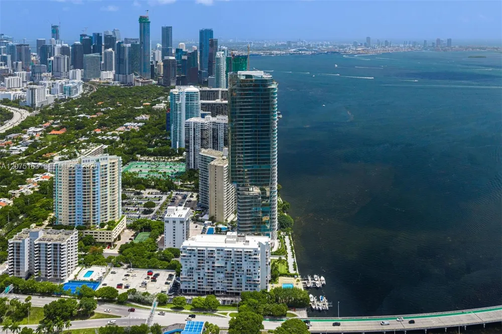 175 SE 25th Road #UPH01 Miami, FL 33129