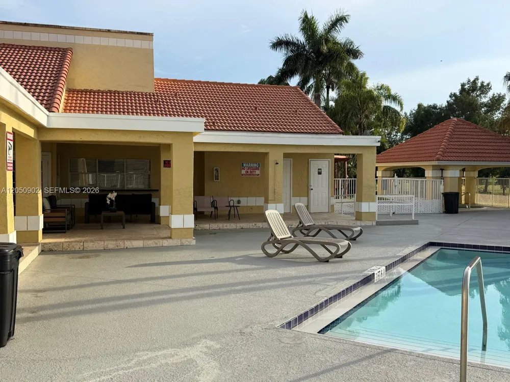 643 Vista Isles Dr #1812 Sunrise, FL 33325