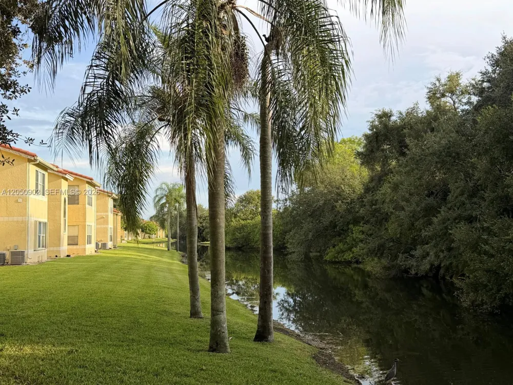 643 Vista Isles Dr #1812 Sunrise, FL 33325