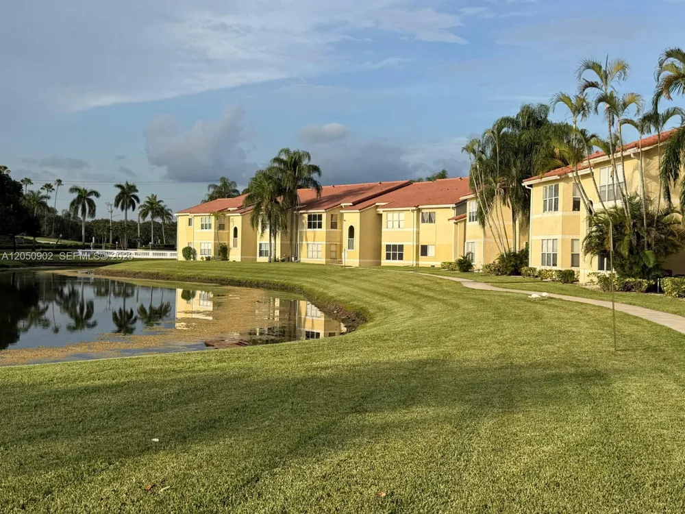 643 Vista Isles Dr #1812 Sunrise, FL 33325