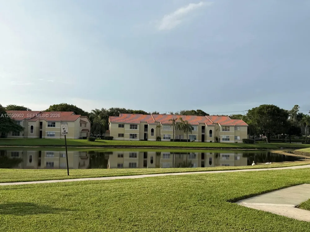 643 Vista Isles Dr #1812 Sunrise, FL 33325