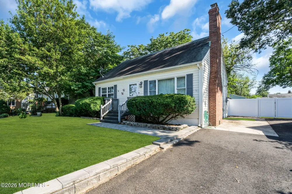 126 W Long Branch Avenue Ocean Gate, NJ 08740