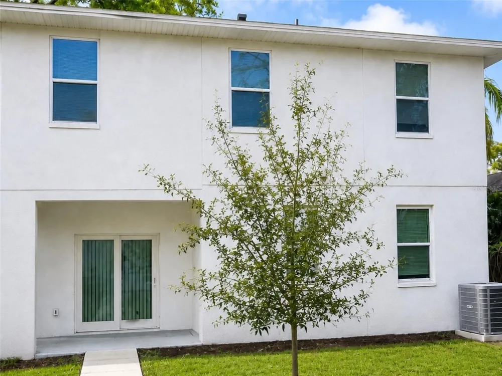 2045 27TH AVENUE St Petersburg, FL 33713