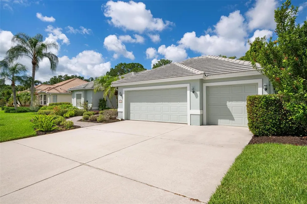 5249 FAR OAK CIRCLE Sarasota, FL 34238