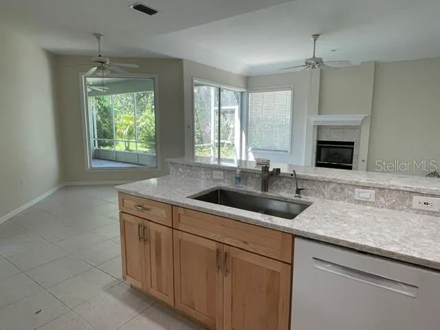5249 FAR OAK CIRCLE Sarasota, FL 34238