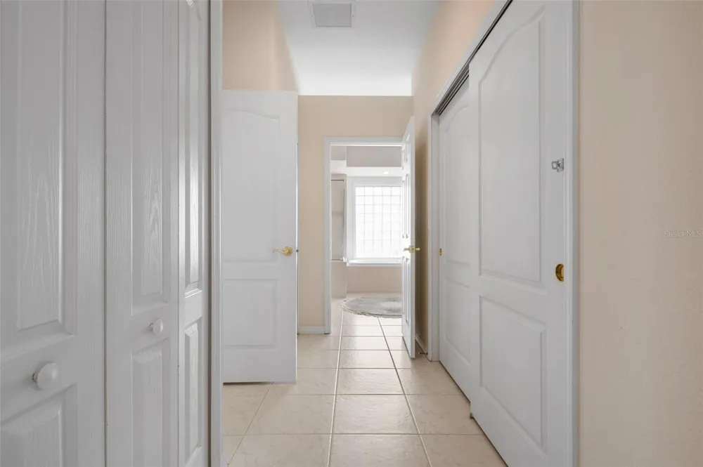 5249 FAR OAK CIRCLE Sarasota, FL 34238