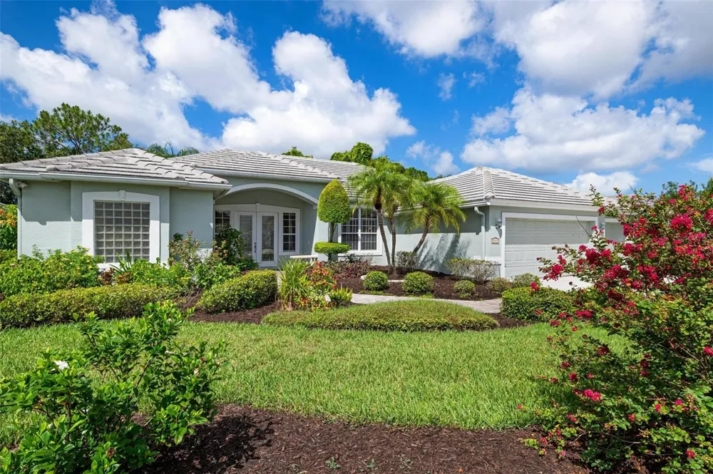 5249 FAR OAK CIRCLE Sarasota, FL 34238