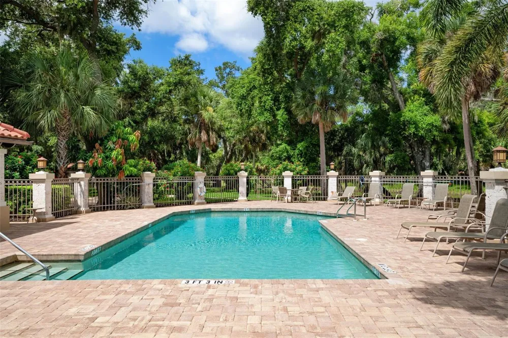 5249 FAR OAK CIRCLE Sarasota, FL 34238