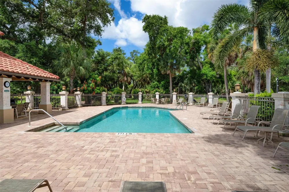 5249 FAR OAK CIRCLE Sarasota, FL 34238