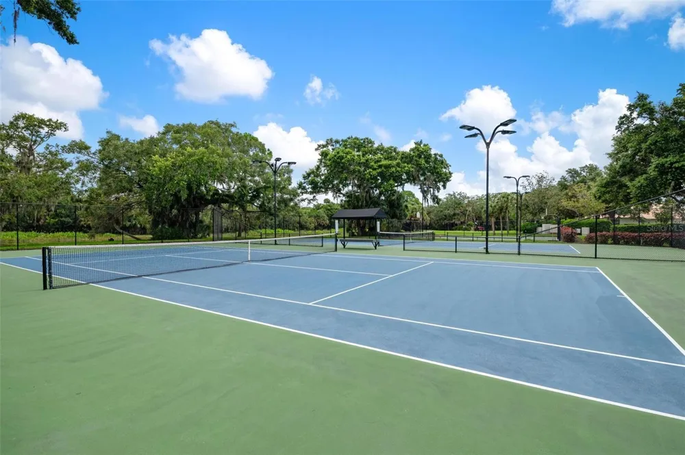 5249 FAR OAK CIRCLE Sarasota, FL 34238