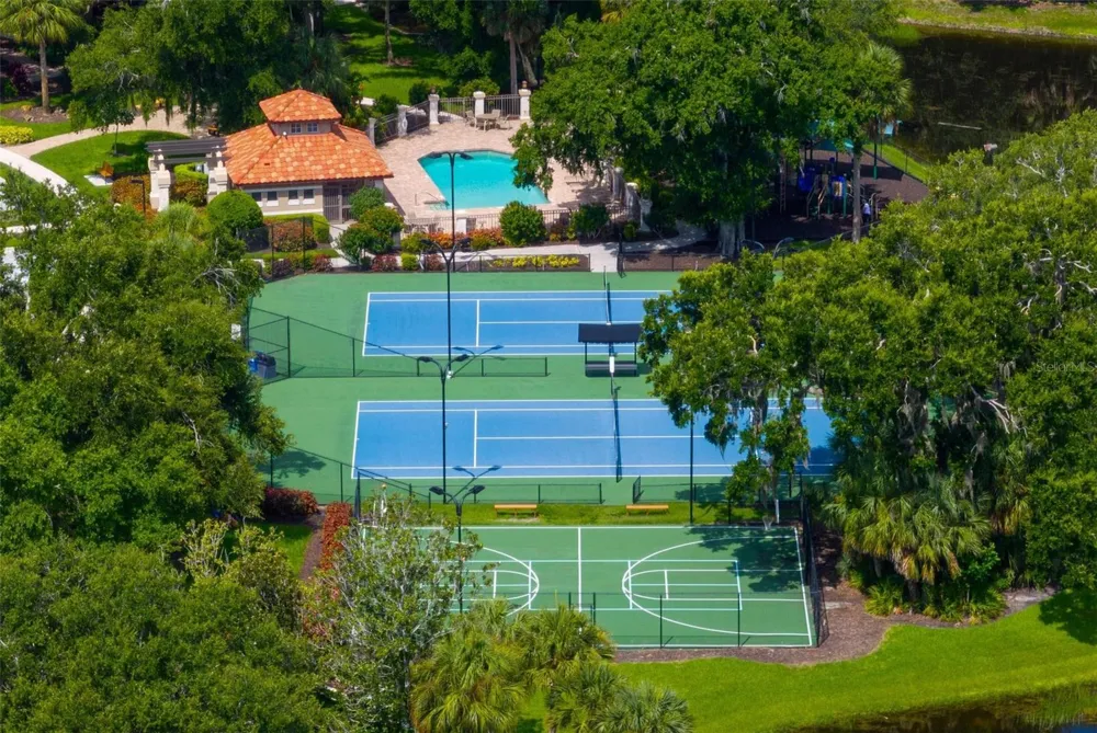 5249 FAR OAK CIRCLE Sarasota, FL 34238