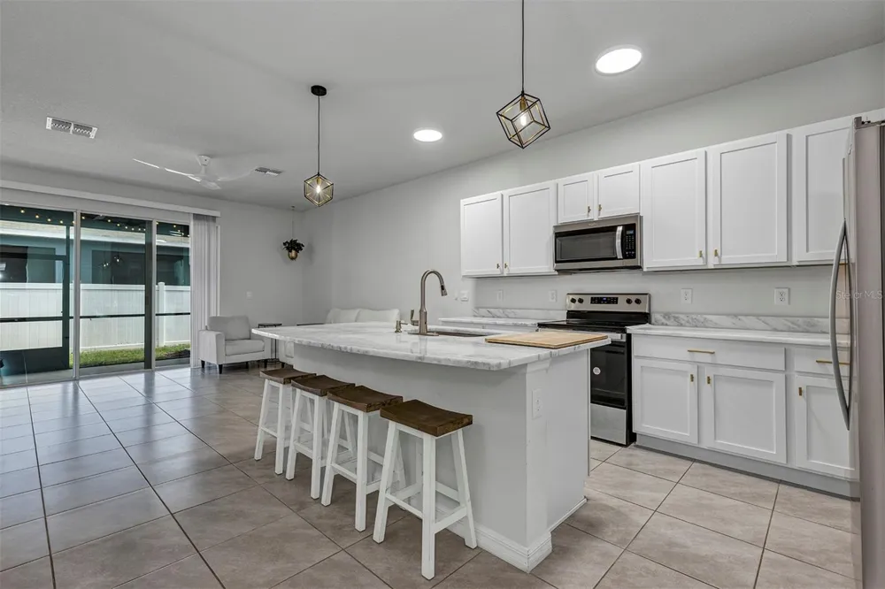 4015 BLUE BANKS LANE Bradenton, FL 34208