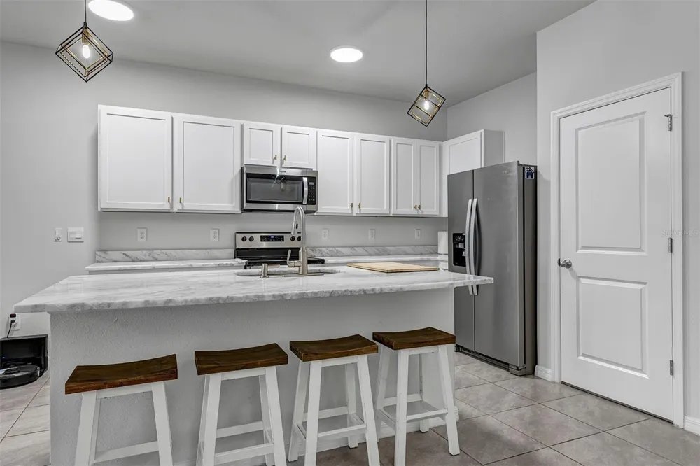 4015 BLUE BANKS LANE Bradenton, FL 34208