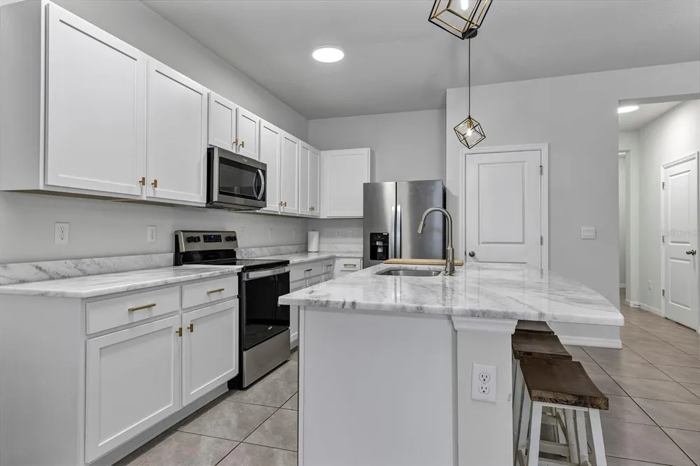 4015 BLUE BANKS LANE Bradenton, FL 34208
