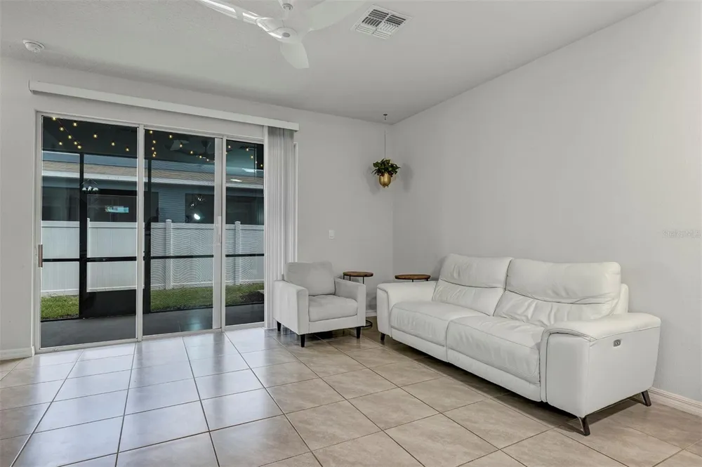 4015 BLUE BANKS LANE Bradenton, FL 34208