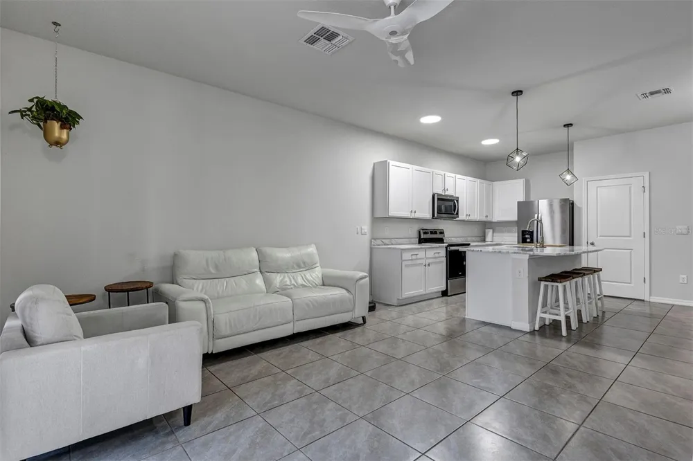 4015 BLUE BANKS LANE Bradenton, FL 34208