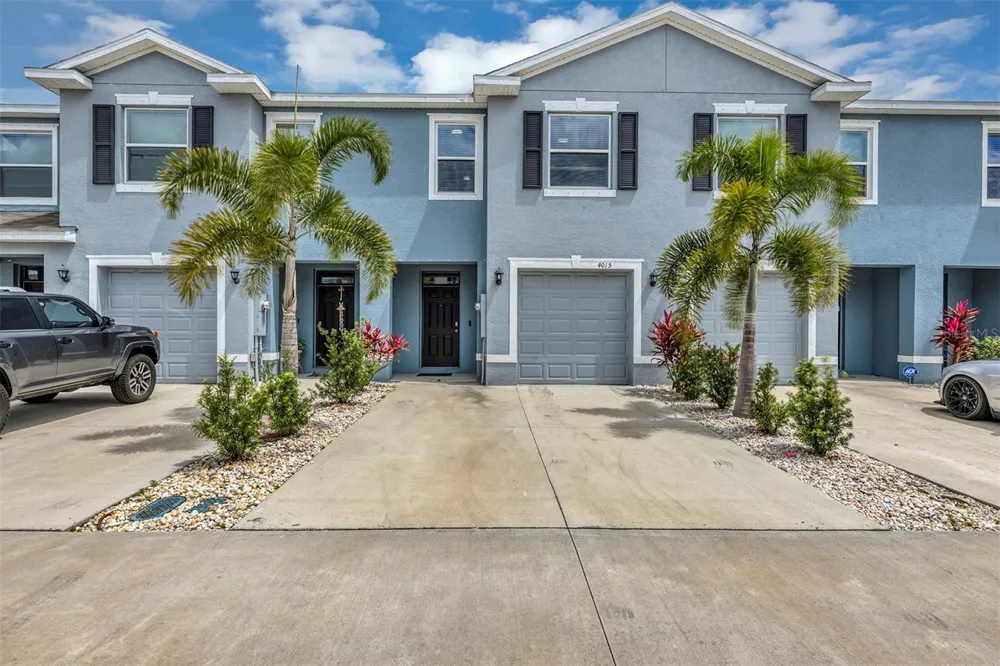 4015 BLUE BANKS LANE Bradenton, FL 34208
