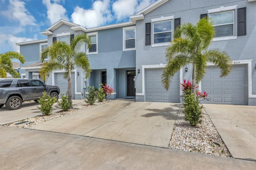 4015 BLUE BANKS LANE Bradenton, FL 34208