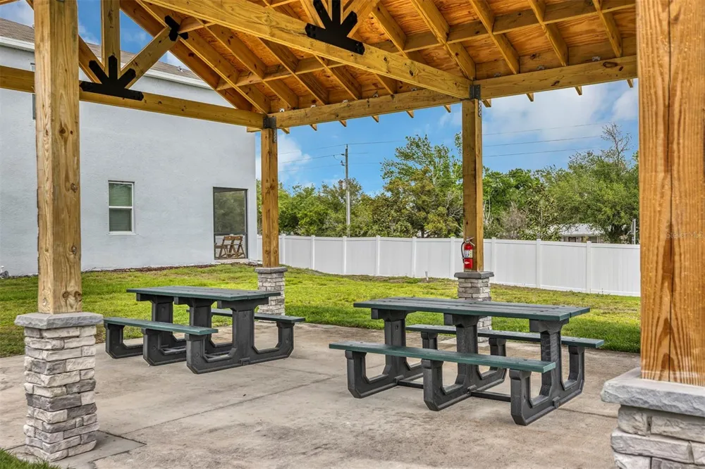 4015 BLUE BANKS LANE Bradenton, FL 34208