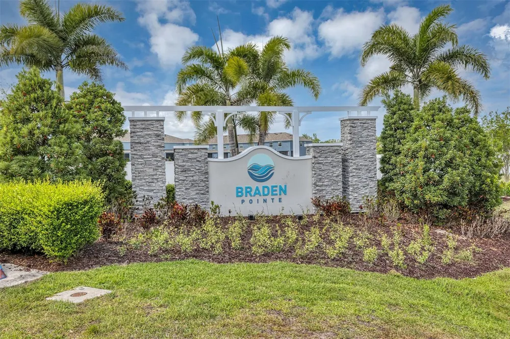 4015 BLUE BANKS LANE Bradenton, FL 34208