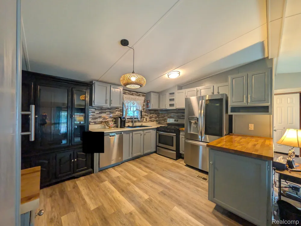 14314 Cedar Cove Drive Fenton City, MI 48430