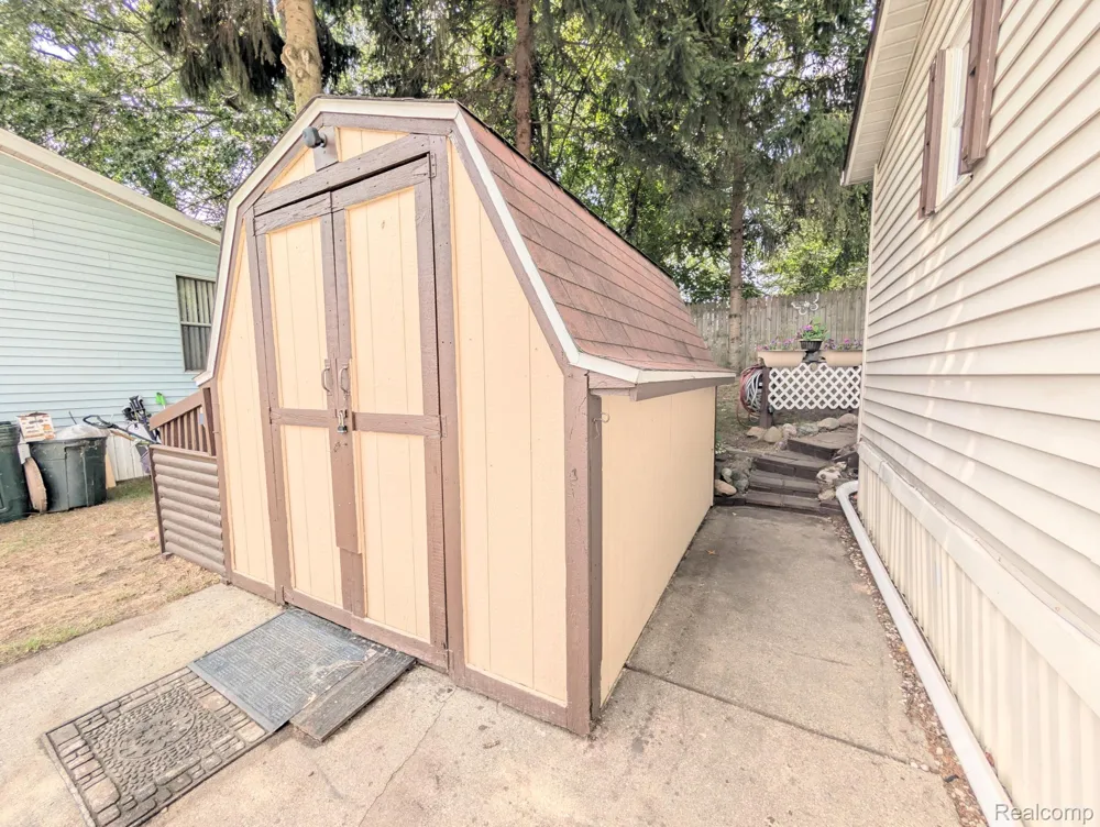 14314 Cedar Cove Drive Fenton City, MI 48430