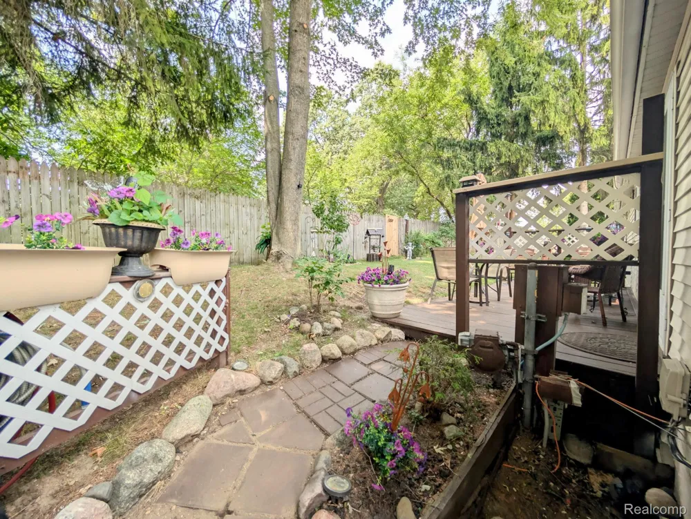 14314 Cedar Cove Drive Fenton City, MI 48430