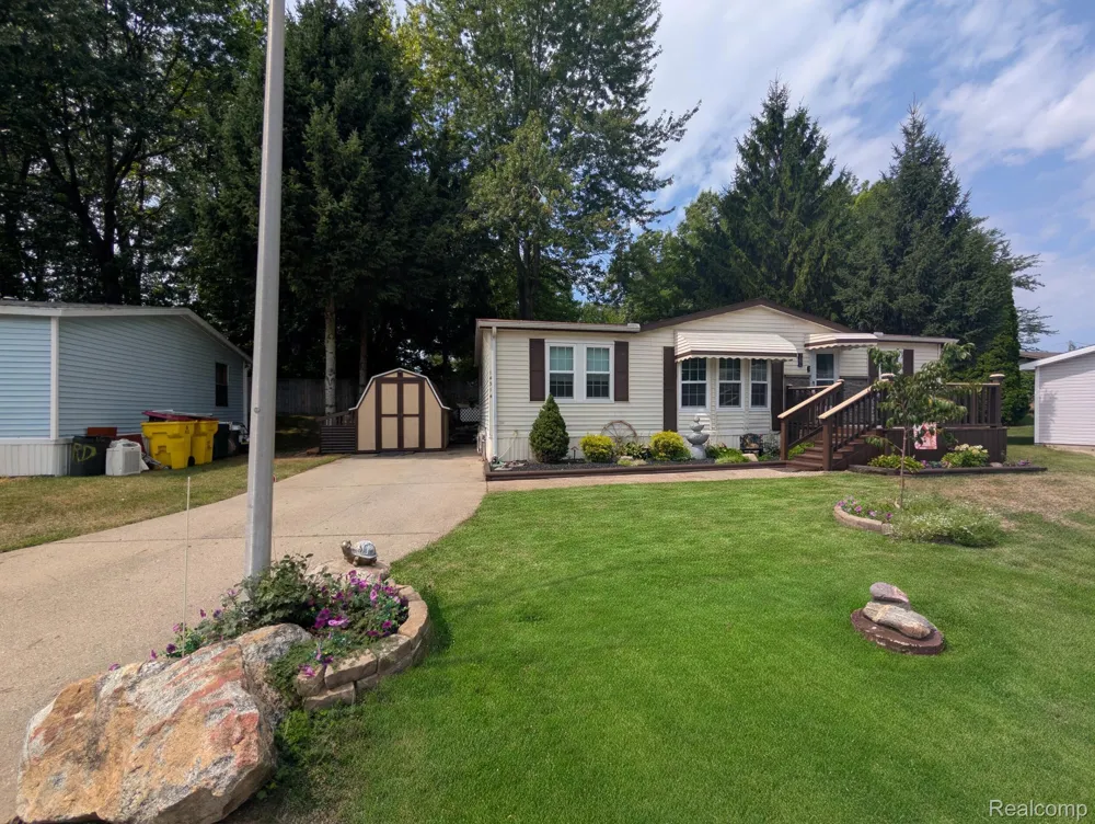 14314 Cedar Cove Drive Fenton City, MI 48430