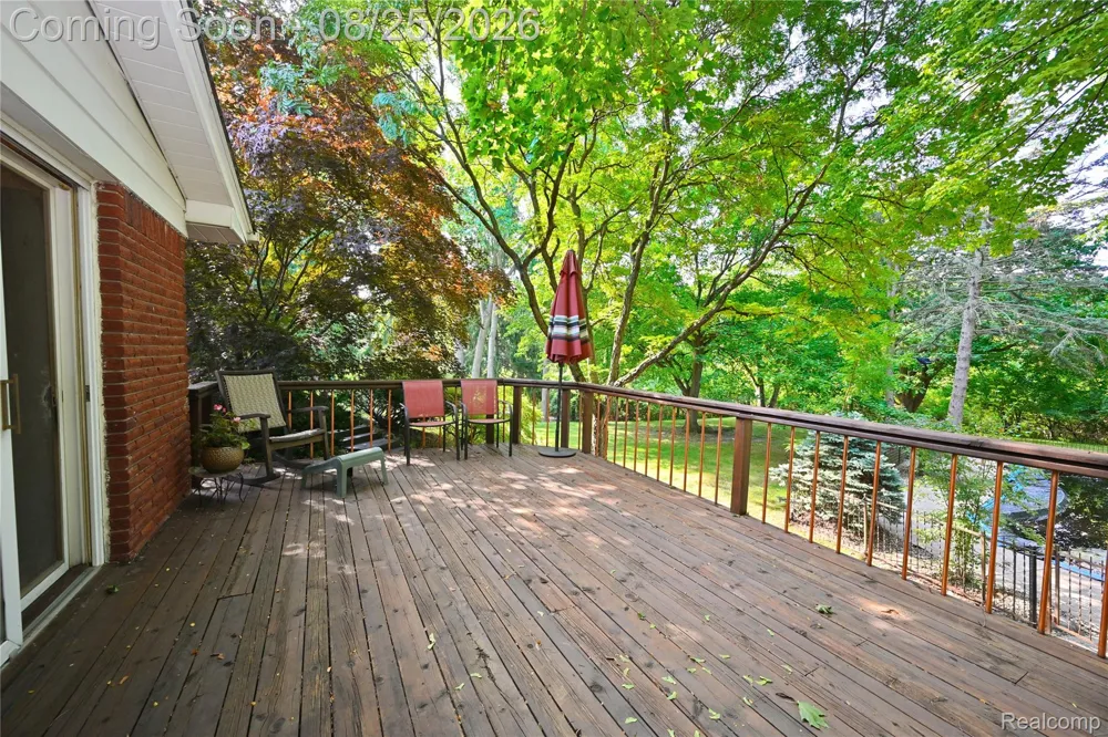 872 Dursley Road Bloomfield Charter Township, MI 48304