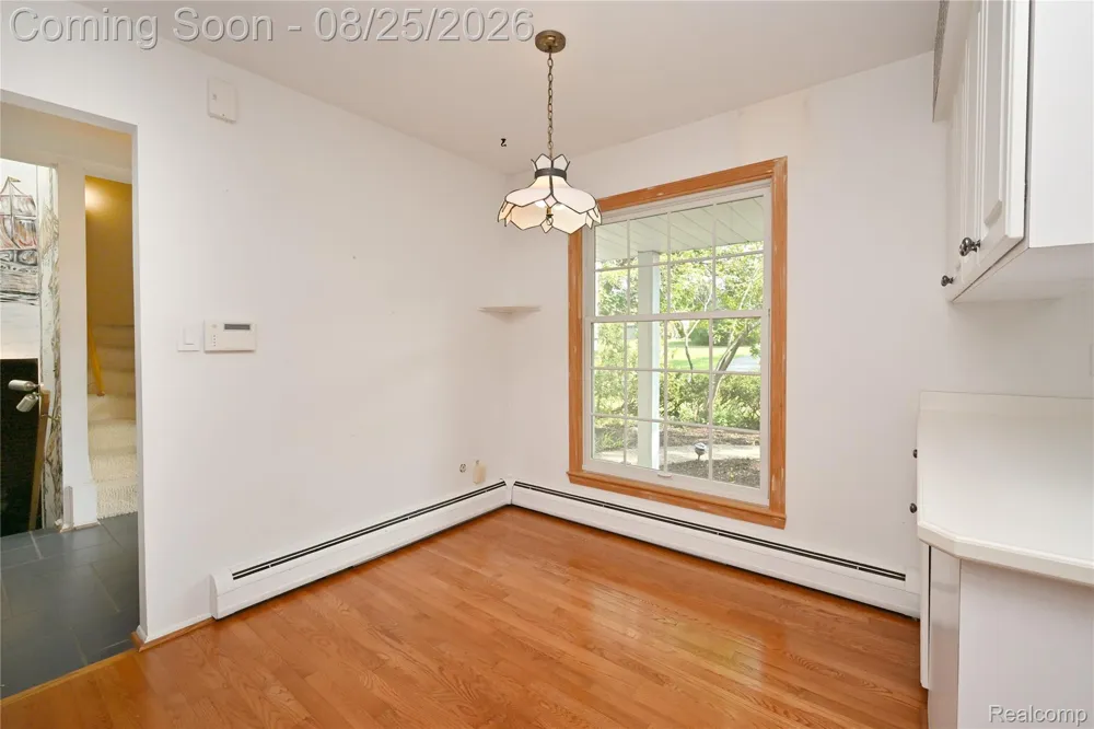 872 Dursley Road Bloomfield Charter Township, MI 48304