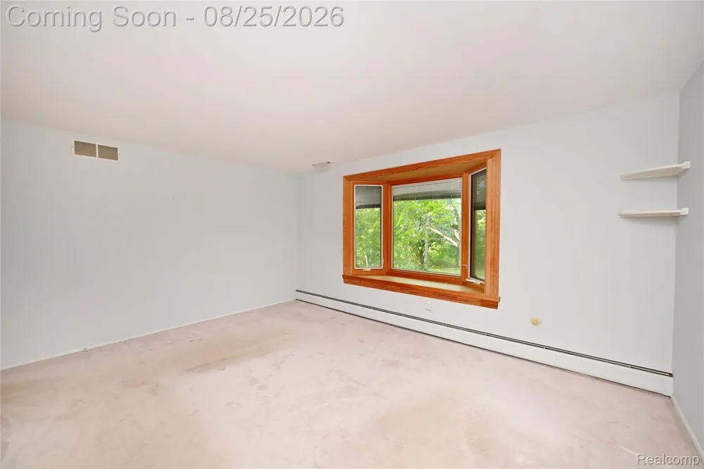 872 Dursley Road Bloomfield Charter Township, MI 48304