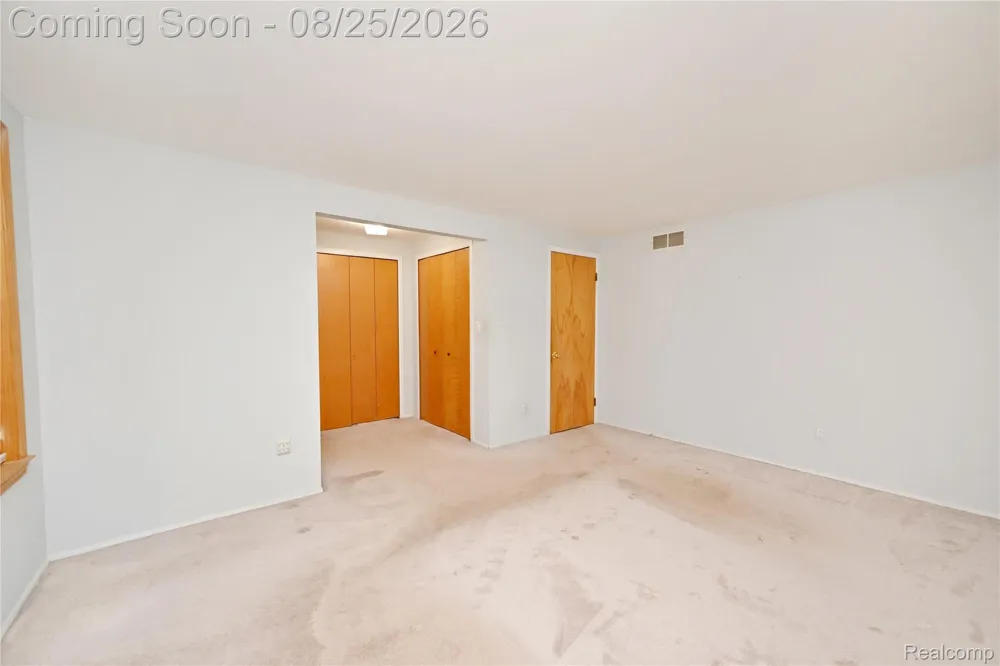 872 Dursley Road Bloomfield Charter Township, MI 48304