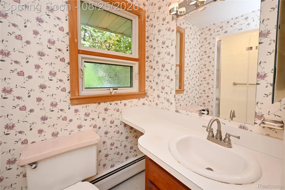 872 Dursley Road Bloomfield Charter Township, MI 48304
