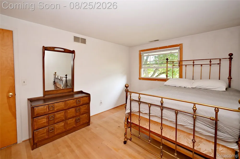 872 Dursley Road Bloomfield Charter Township, MI 48304