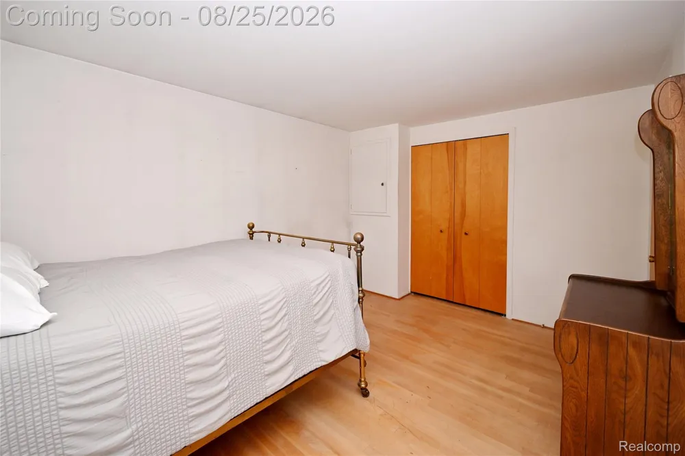 872 Dursley Road Bloomfield Charter Township, MI 48304