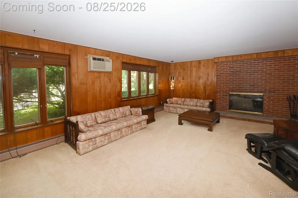 872 Dursley Road Bloomfield Charter Township, MI 48304