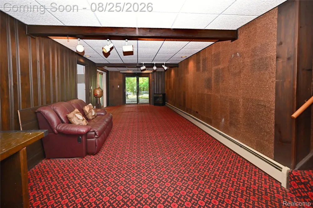 872 Dursley Road Bloomfield Charter Township, MI 48304
