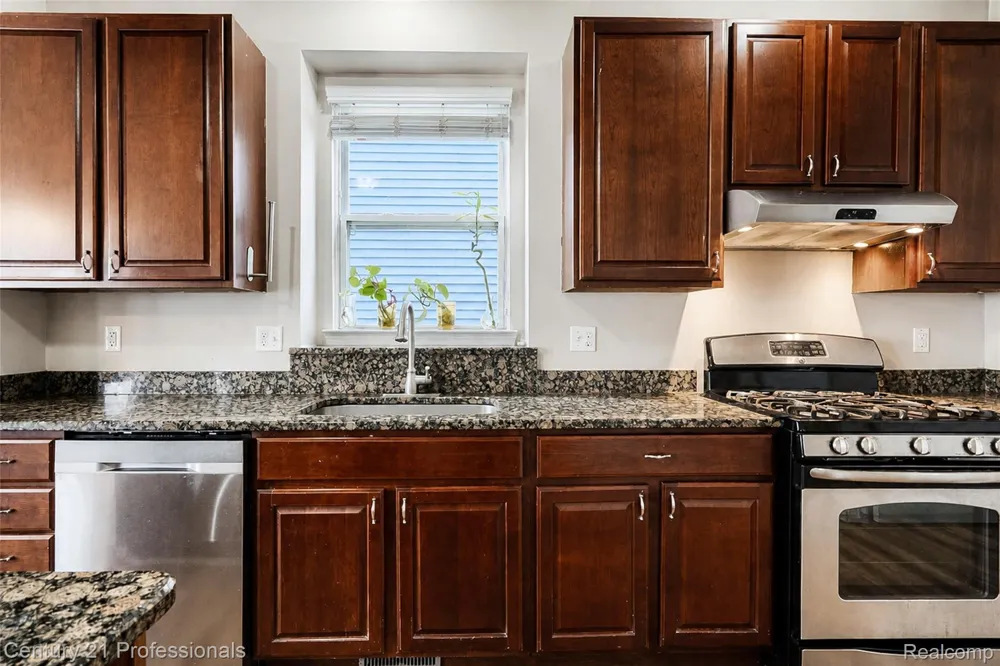 27089 Maxwell Court Novi City, MI 48374