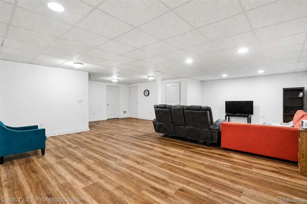 27089 Maxwell Court Novi City, MI 48374