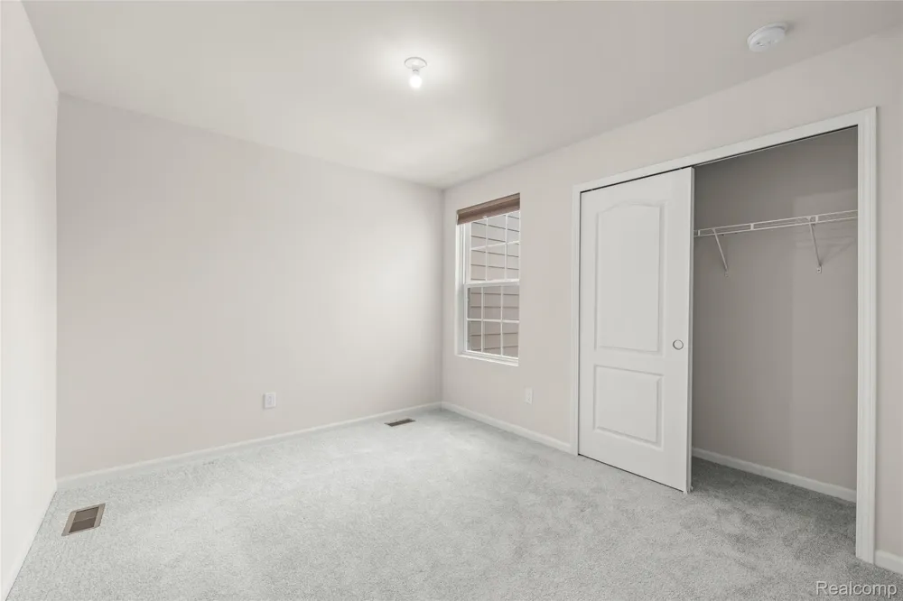 208 Addison Circle Commerce Charter Township, MI 48390
