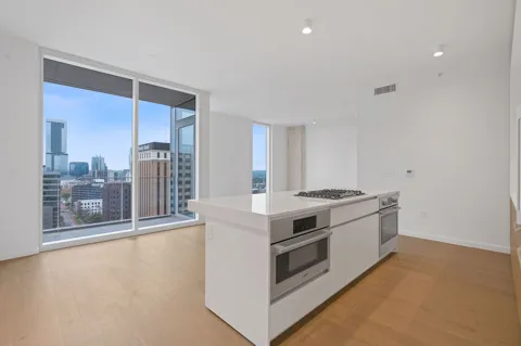 313 W 17th Street #2106