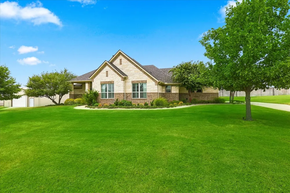 14008 Cromer Drive Newark, TX 76071