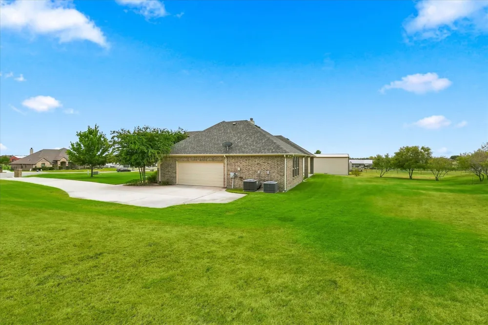 14008 Cromer Drive Newark, TX 76071