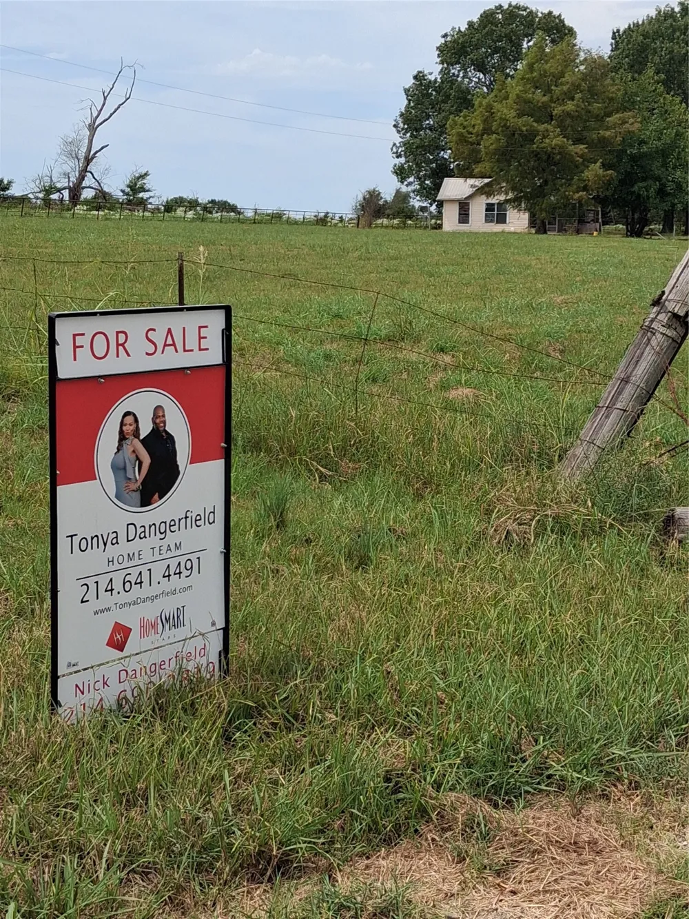 2020 Farm Road 909 Clarksville, TX 75426