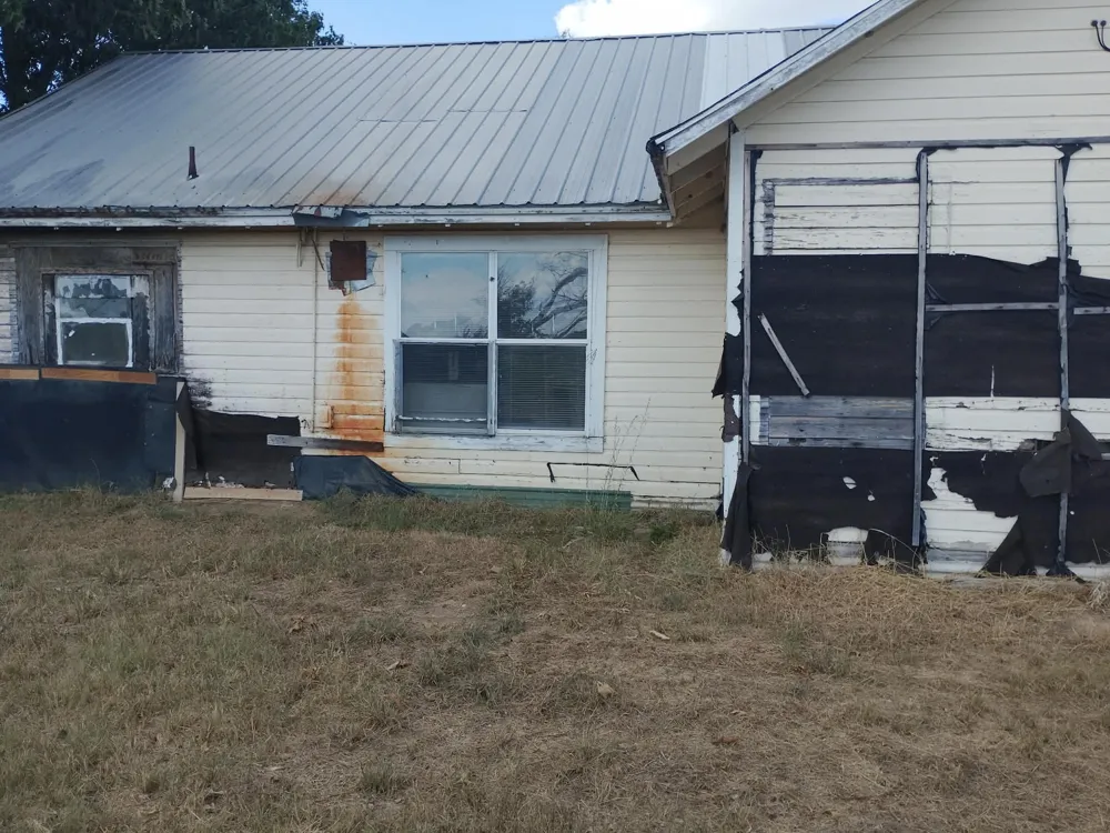 2020 Farm Road 909 Clarksville, TX 75426