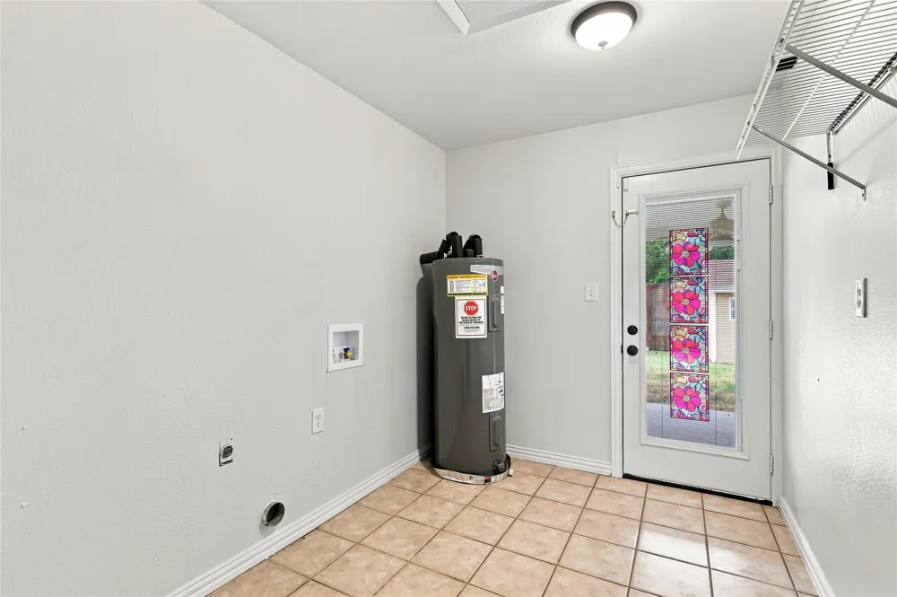 6705 Nola Court Watauga, TX 76148