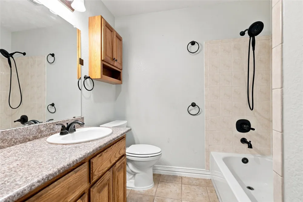 6705 Nola Court Watauga, TX 76148