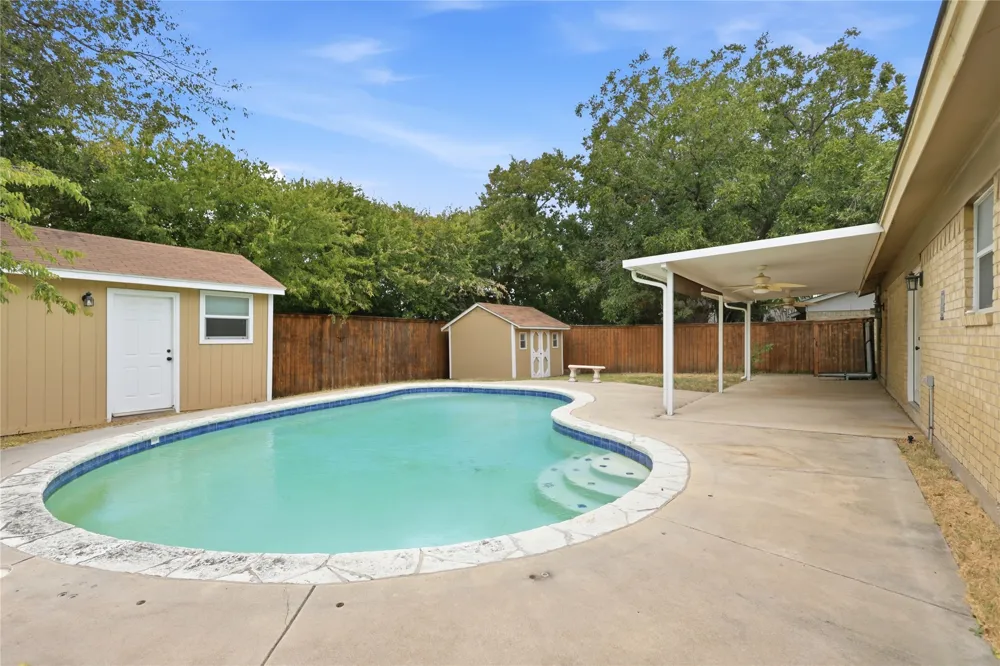6705 Nola Court Watauga, TX 76148