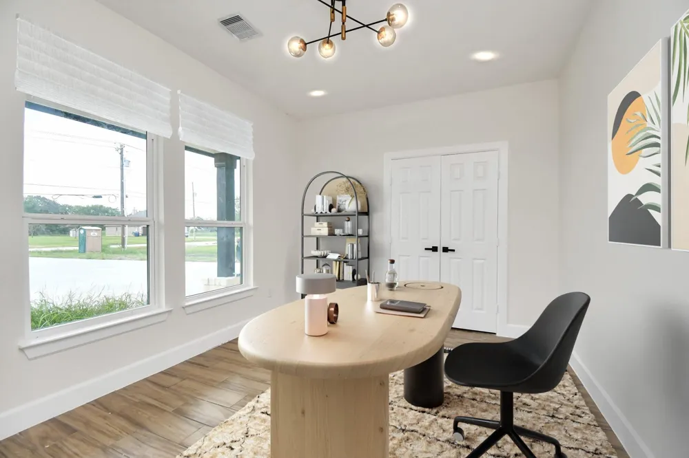 643 Lone Star Trail Angleton, TX 77515