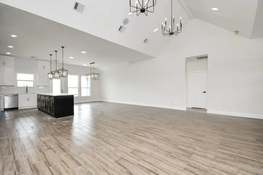 643 Lone Star Trail Angleton, TX 77515